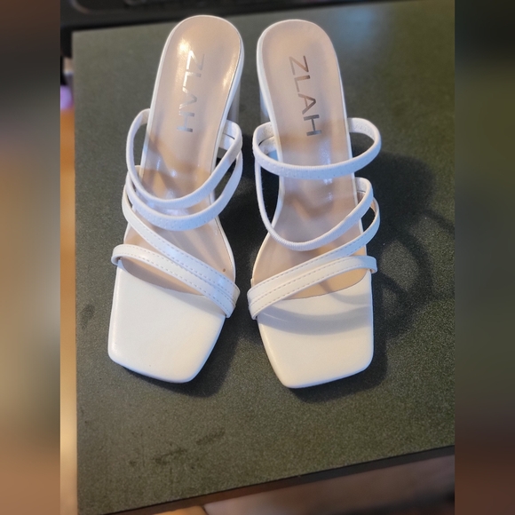 White heels - Picture 2 of 4